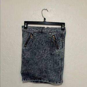 Bebe Distressed Acid Wash Zipped Pockets Skirt Contemporary Festival Concert
